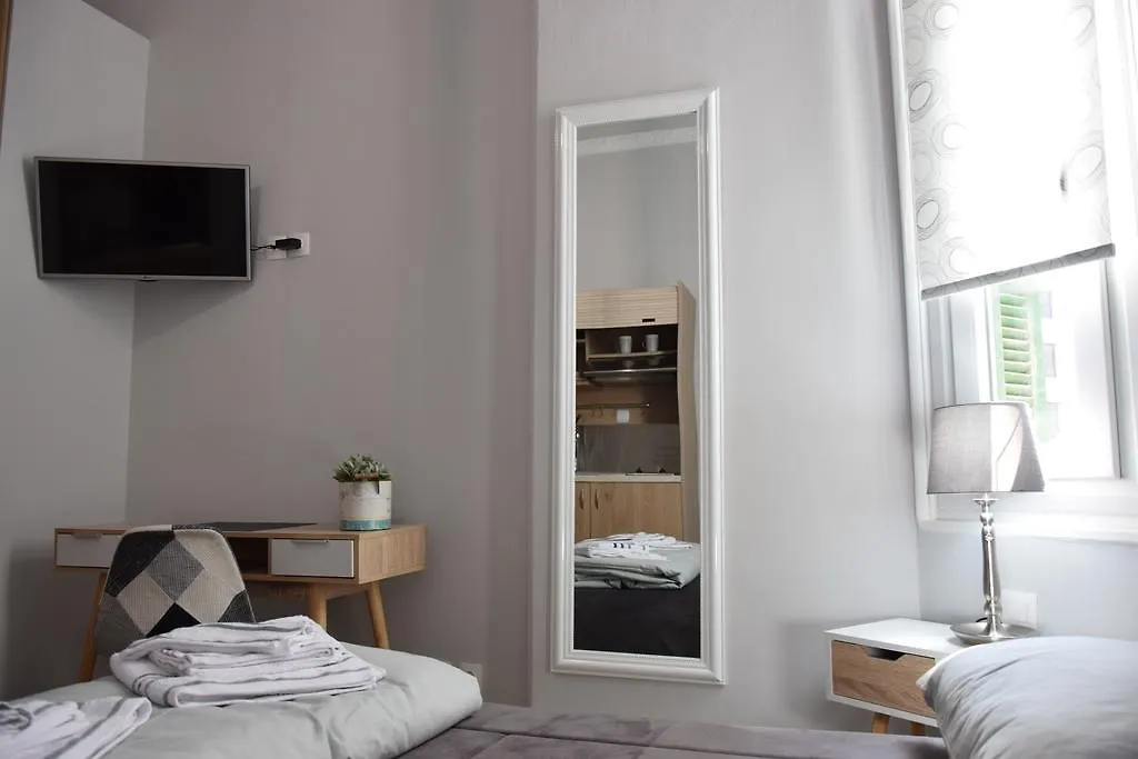 סלוניקי Megaron11 Apartments