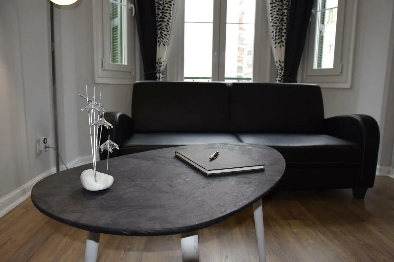 סלוניקי Megaron11 Apartments יוון